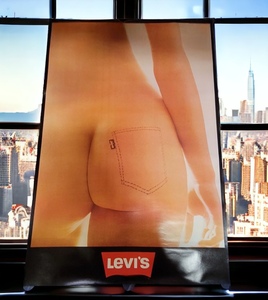 ※最終価格◆◆ Levi's Jeans Girl ポスター ◆◆ リーバイス LEVIS Ida Van Bladel 1971年 デニム ジーンズ バナー 看板 広告 お尻 