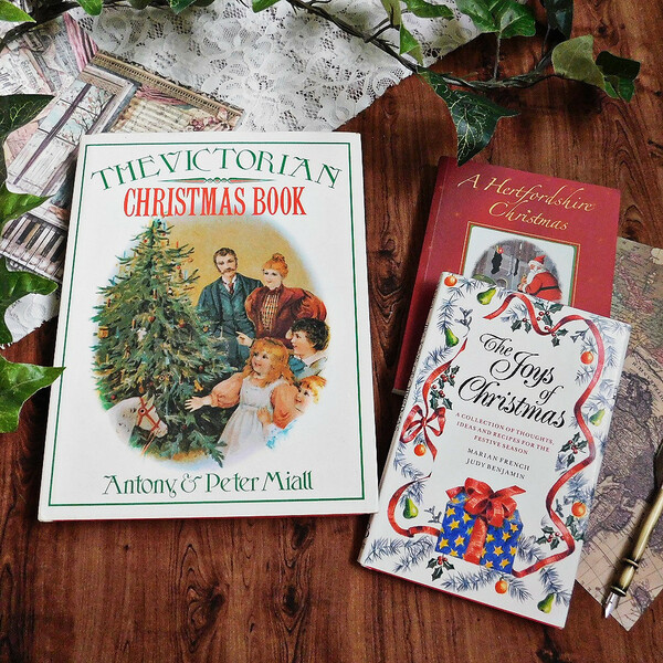 ☆゜+.可愛い英国のクリスマブックの洋書3冊セット　ヴィクトリア時代のクリスマス　ヴィンテージ本　装飾品　インテリア　レシピ