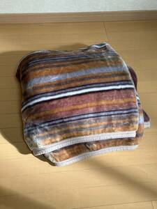 昭和西川 毛布 シングル 二枚合わせ 極暖 使いやすい最適なボリューム感 肌ざわり なめらか 約1.8kg 140x200㎝ ブラウン