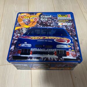 revell monogram レベル　モノグラム　1/24 プラモデル　hotwheels グランプリ　grand prix ナスカー　NASCAR 未組立