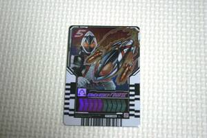 【RT2-068 MASKED RIDER FOURZE (L レジェンドライダーレア)】仮面ライダーガッチャード ライドケミートレカ レジェンドライダー フォーゼ