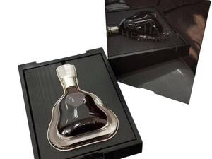 【未開封 正規品 即決】今月のみ送料無料 Hennessy Richard ヘネシー リシャール 700ml バカラ クリスタルボトル 現行ボトル