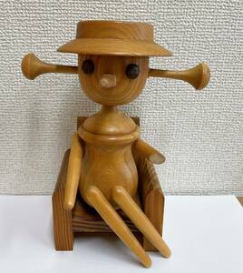 【女の子 木製人形】雑貨/小人/インテリア/椅子に座ってる/全長約19cm/可愛い/Ｓ510-430