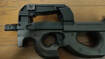 東京 マルイ オートマチック 電動エアーガン P-90 TR SILENCER 中古品 P90TR トリプルレイル 可変ホップアップシステム 動作未確認_画像3