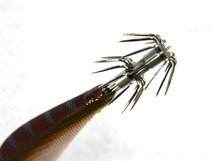 ダイワ(DAIWA) エメラルダス(Emeraldas)　ボート2 3.0号25g #10レッドオイル－ブラウン杉 ダートアクション 仮面シンカー エギング エギ_画像2