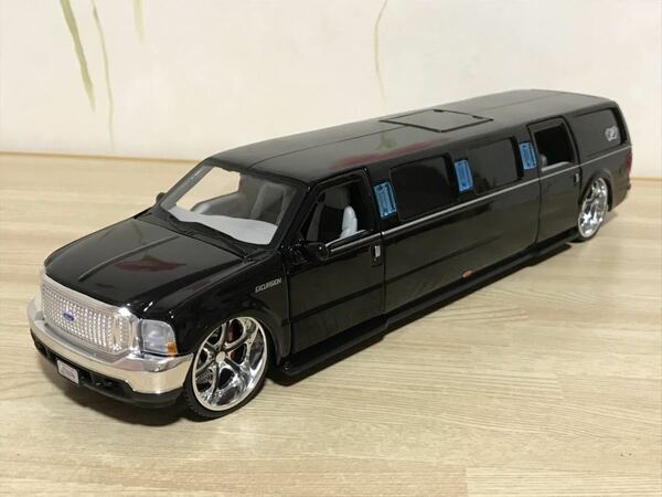 送料無料　当時物　1/24 フォード エクスカージョン リムジン ミニカー マイスト Maisto FORD EXCURSION LIMOUSINE