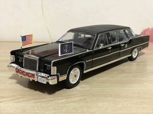 送料無料　1/24 リンカーン コンチネンタル レーガン大統領 リムジン ミニカー ROAD SIGNATURE LINCOLN CONTINENTAL REAGAN CAR 当時物