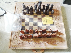 手作りアンティークチェス　(木彫り)　バリ　バックギャモン
