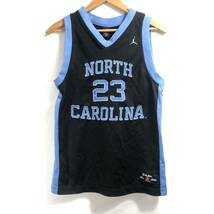 ■ 子供用 NORTH CAROLINA UNC #23 JORDAN バスケ ユニフォーム タンクトップ 古着 マイケルジョーダン ノースカロライナ サイズM ■_画像1