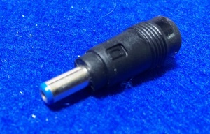 DCプラグ変換アダプタ 5.5×2.5mm メス → 5.5×2.1mm オス (青) 未使用