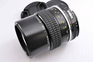 Nikon Ai NIKKOR 135mm F2.8　ニコンニッコール　MFレンズ　N1074
