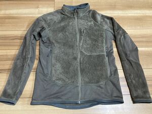 patagonia パタゴニア　p6 R２　フリースジャケット ２０１３年製　ＳＯＢ　マーズカラー　カーキ　　Ｍサイズ　ほぼ新品