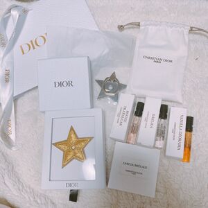 Dior ブローチ　メゾン　ルージュトラファルガー　サクラ　バニラディオラマスマートフォンリングノベルティ　星形