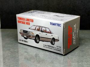 トミカリミテッドヴィンテージ トヨタ クラウン ハードトップ 3.0 ロイヤルサルーンG ( 85年式 ) / LV-N199a