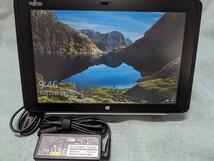 Fujitsuタブレット ARROWS Tab Q506/NB（Windows 10) /64GB/ペン無し_画像1