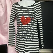 セシルマクビーCECIL McBEE ベージュ　長袖Tシャツ　カットソー　ボーダー　ハート_画像1