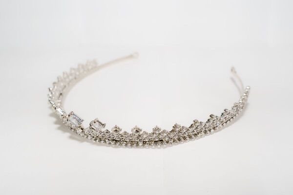 海外 ヘッドドレス ティアラ ブライダル ヘアアクセサリー 華やか カチューシャ