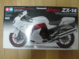 タミヤ 1/12 KAWASAKI Ninja ZX-14 special color edition