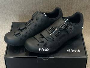 Fizik R4B MAN BLACK-WHITE EU39.5≒25.35Cm