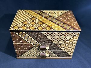 【SS10-26】伝統工芸品 小物入 寄せ木細工 木製 小箱 新品未使用品
