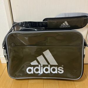 adidas アディダス エナメルバッグ　ブラック/メタリックシルバー　L