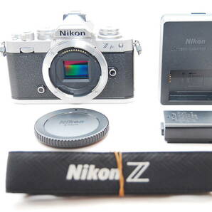★極上美品 ショット数1312回★ニコン Zfc Nikon ミラーレス一眼カメラ Z fc ボディ Zfc シルバー★の画像1