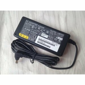  Fujitsu FUJITSU FMV-AC317 FPCAC45 CP235919-01 AC adaptor 16V 3.75A