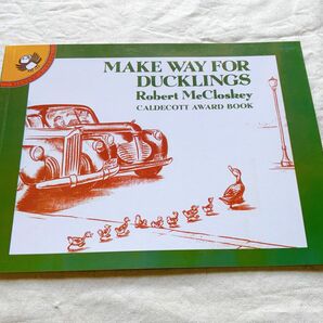 英語絵本　MAKE WAY FOR DUCKLINGS 新品未使用