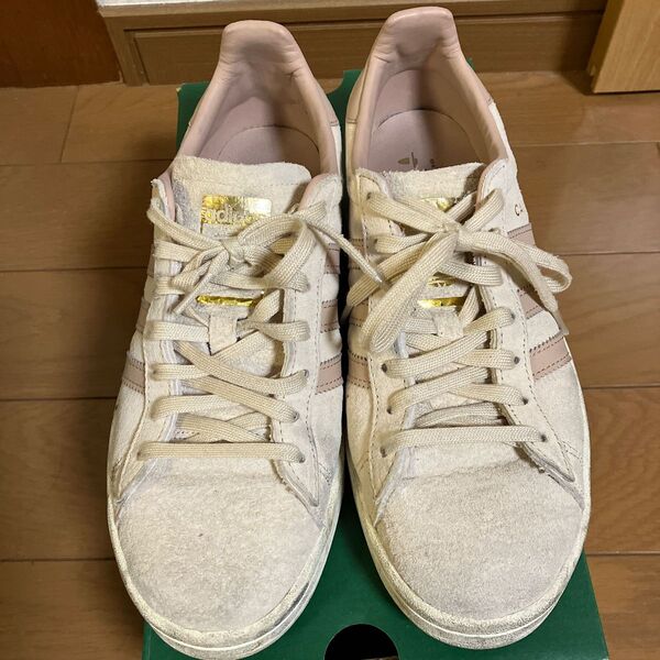 adidas スニーカー