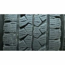 ブリヂストン BLIZZAK W979 215/70R15 4本SET■2017年製8~9分山スタッドレス■中古 若干のシワあり■帯広市手渡し可■ハイエース等に_画像3