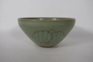 天目型　青磁　　鶴　柳　象嵌　抹茶茶碗　　在銘　　茶道具　23　　1109－10－3