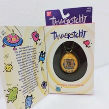 D(1108i5) ☆未開封 未使用 たまごっち 初代 海外版 逆輸入バージョン tamagotchi BANDAI バンダイ ●動作未確認_画像1