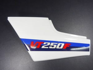 10■ホンダ 純正 VT250F サイドカバー 左 未使用品 HONDA