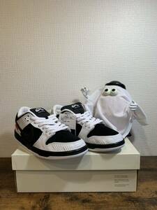 送料無料【TIGHTBOOTH × Nike SB Dunk Low Pro QS （Black and White）FD2629-100】タイトブース　ナイキ　ダンク　エスビー