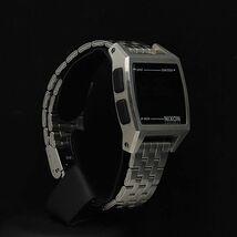 1円 稼働 未使用品 箱付 定価約￥17,000 ニクソン QZ A1107 000 ベース ブラック デジタル文字盤 メンズ腕時計 2000000YSD_画像2