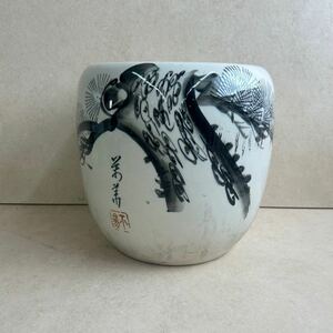 k1104501 希少品 火鉢 植木鉢 伝統工芸 金魚鉢 メダカ鉢 松紋 易不 陶器 瓶掛 アンティーク ヴィンテージ 年代物 現状品 中古品