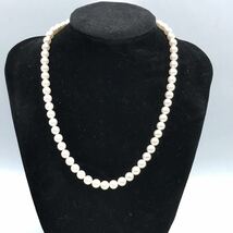 m1117505 MIKIMOTO ミキモト ジュエリー 真珠 留め具シルバー パールネックレス 冠婚葬祭 貝 白蝶貝女性人気 アクセサリー 中古品_画像3