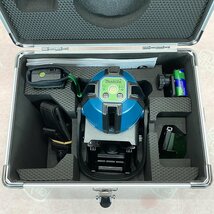 未使用 マキタ 充電式屋内・屋外兼用墨出し器 SK40GD 送料無料 【K3】 makita 三脚(TK00LM2000) 単3電池パック USB用アダプタ_画像2