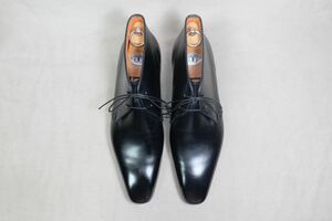 定価10万円 1回着用Santoni サントーニ 美しいカーフレザー使用 チャッカブーツ UK8.5 イタリア製高級革靴 ハンドメイドビジネスシューズ