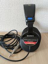 ソニー　モニターヘッドホンMDR-CD900ST　ブラック　密閉ダイナミック型プロ用・コードプラグAP233A付き_画像2