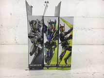 n1111-18★ 未使用保管品 仮面ライダーフィギュア ゼロワン メタルクラスタホッパー/ シャイニングアサルトホッパー/ ゼロツー 3箱まとめて_画像4