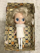 t1130-09☆ ドール Blythe プチブライス TAKARA _画像3