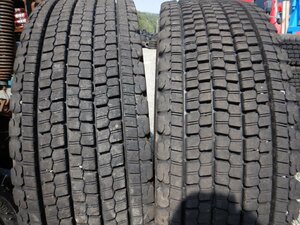 2本価格★パT7385②■295/80R22.5 153/150J BRIDGESTONE W900★条件付送料無料★22年 冬 地山 TB 高床 大型 トレーラーヘッド スタッドレス