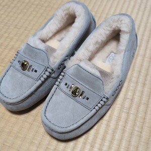 極美品　UGG アグ ANSLEY CHUNKY CRYSTALS　モカシン シューズ スエード アンスレー　スワロフスキー　24センチ