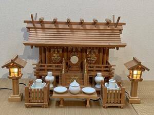 [送料込] ケヤキ 神殿 三社 板屋根 神具付 長期在庫品 未使用品