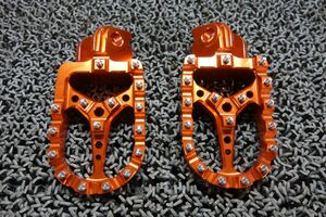 CNC 左右ワイドフットペグ メインステップ アルミ削り出し KTM #R20231113