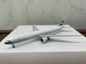 フェニックス　キャセイパシフィック航空　777-300　B-KPA　1/400