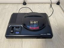 SEGA 16-BIT 本体・AC アダプター　通電確認のみ　ジャンク品　MEGA DRIVE SEGA HAA-2510_画像2