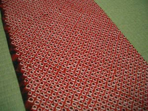 古布正絹総絞りはぎれ赤色　半幅×103㎝　アンティーク昔着物リメイク古裂しぼりお細工に吊るし雛