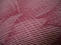 古布正絹洗い張り羽織生地はぎれ赤紫に薔薇の刺繍　302㎝　アンティーク昔着物リメイク古裂_画像5